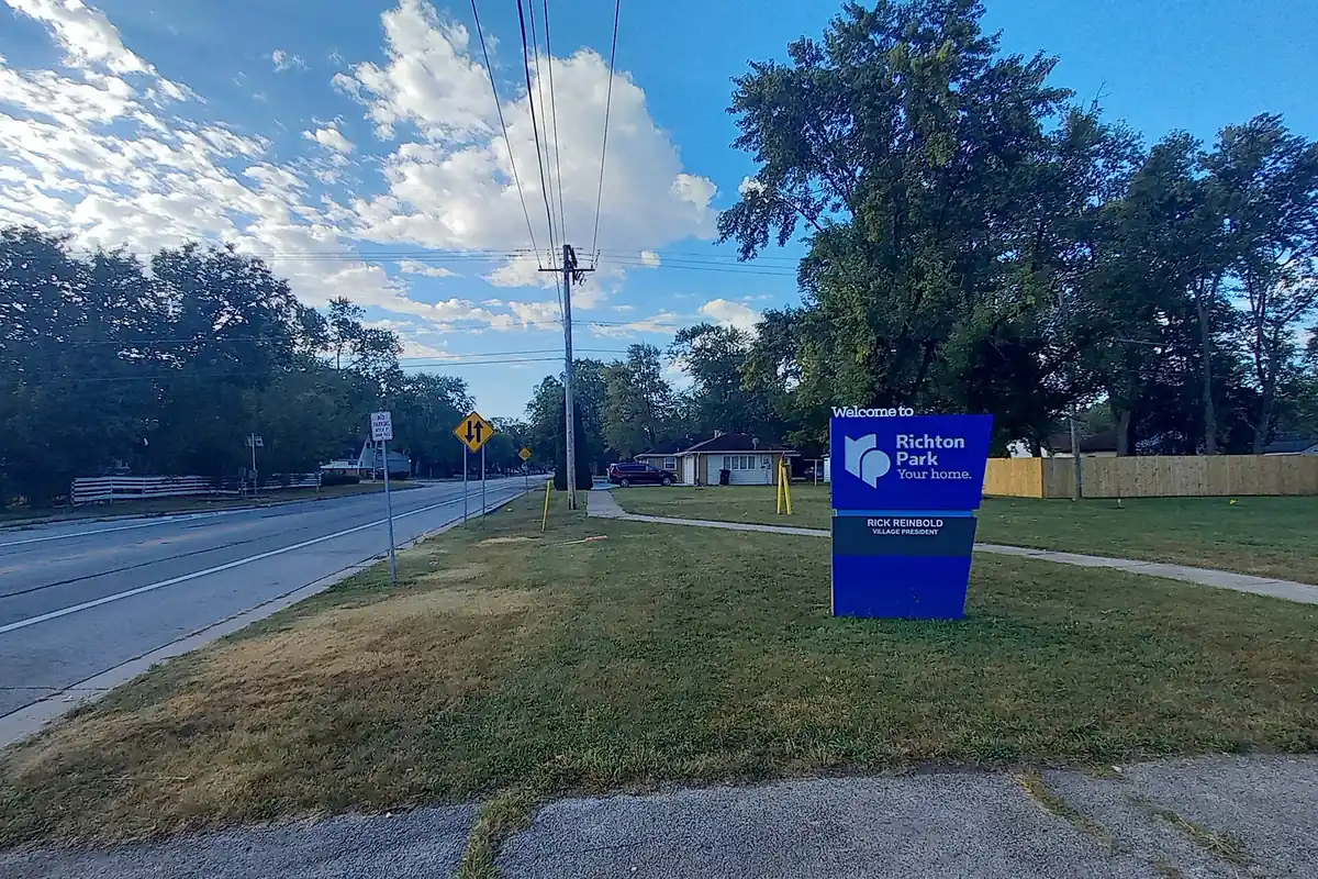 Main Street and Central Park Avenue in Richton Park, Illinois
